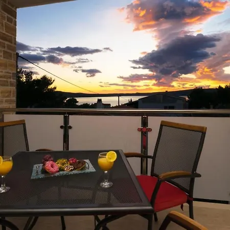 Luxury With A Swimming Pool Novigrad - 18339 Novigrad (Dalmácia)