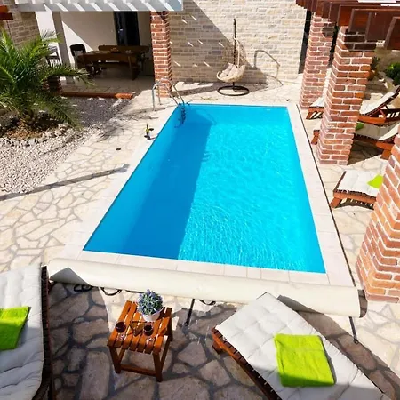 Luxury With A Swimming Pool Novigrad - 18339 Vila