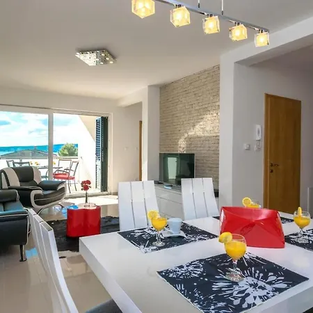 Luxury With A Swimming Pool Novigrad - 18339 Vila *