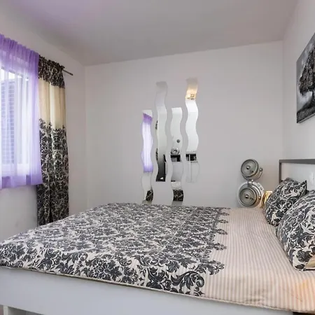 Luxury With A Swimming Pool Novigrad - 18339 빌라 *