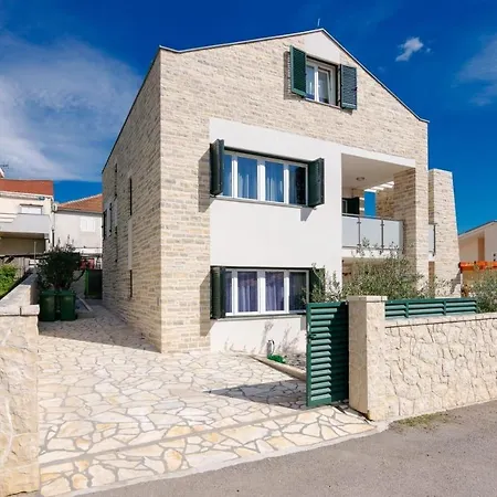 Luxury With A Swimming Pool Novigrad - 18339 * Novigrad (Dalmatia)