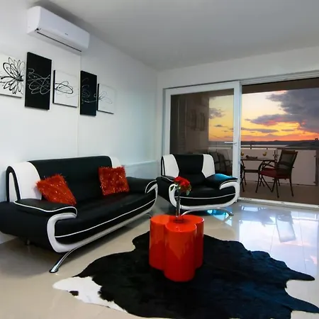 Luxury With A Swimming Pool Novigrad - 18339 Villa *