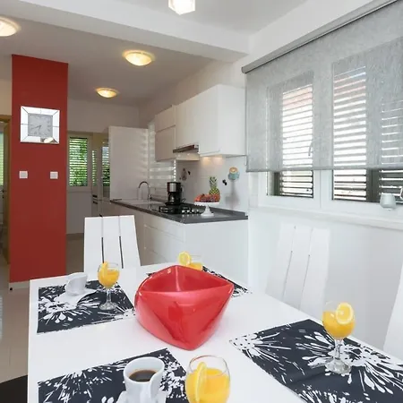 빌라 Luxury With A Swimming Pool Novigrad - 18339 *