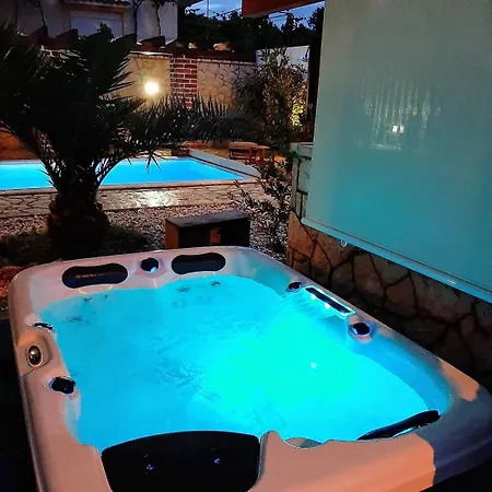 Villa Luxury With A Swimming Pool Novigrad - 18339