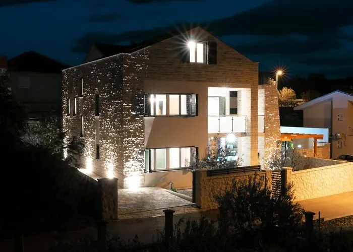 Luxury With A Swimming Pool Novigrad - 18339 Vila