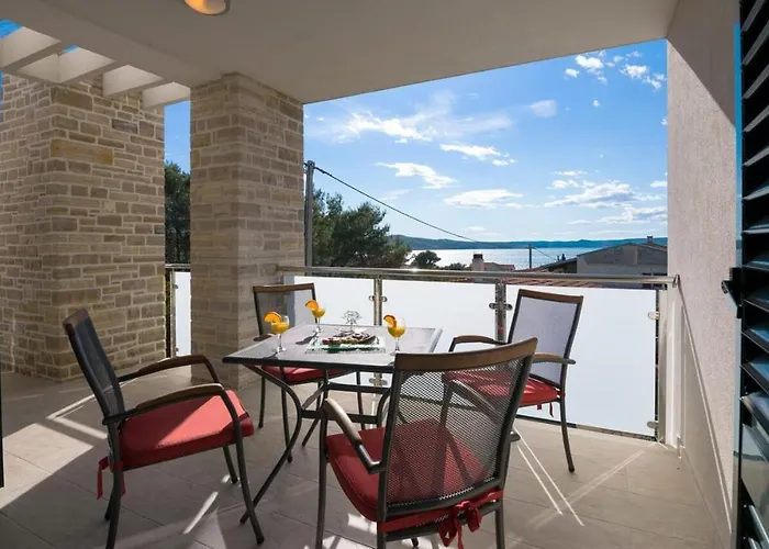 Luxury With A Swimming Pool Novigrad - 18339 Villa Novigrad (Dalmatia)