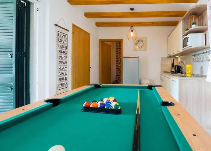 Вилла Luxury With A Swimming Pool Novigrad - 18339 Новиград-Далмация