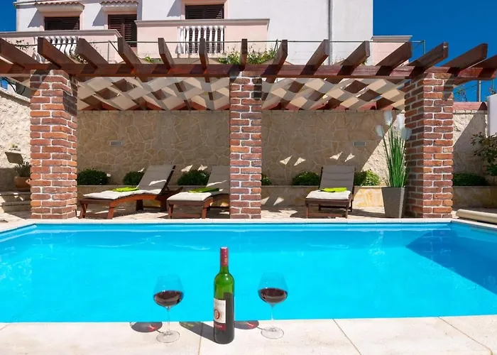 Luxury With A Swimming Pool Novigrad - 18339 Вилла Новиград-Далмация